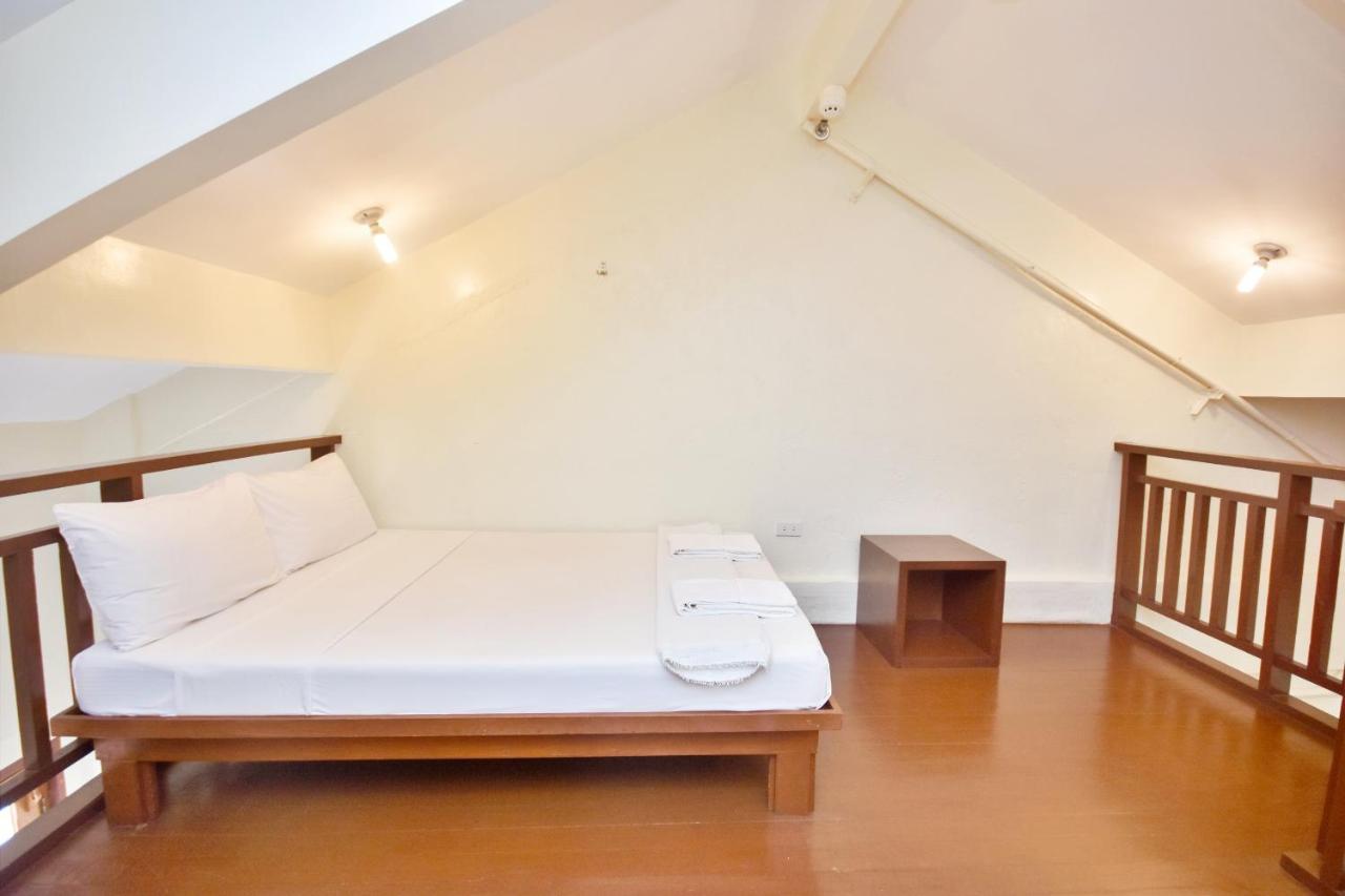 Hotel Agos Boracay + Beds 3*