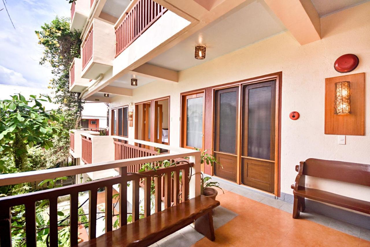 Hotel Agos Boracay + Beds