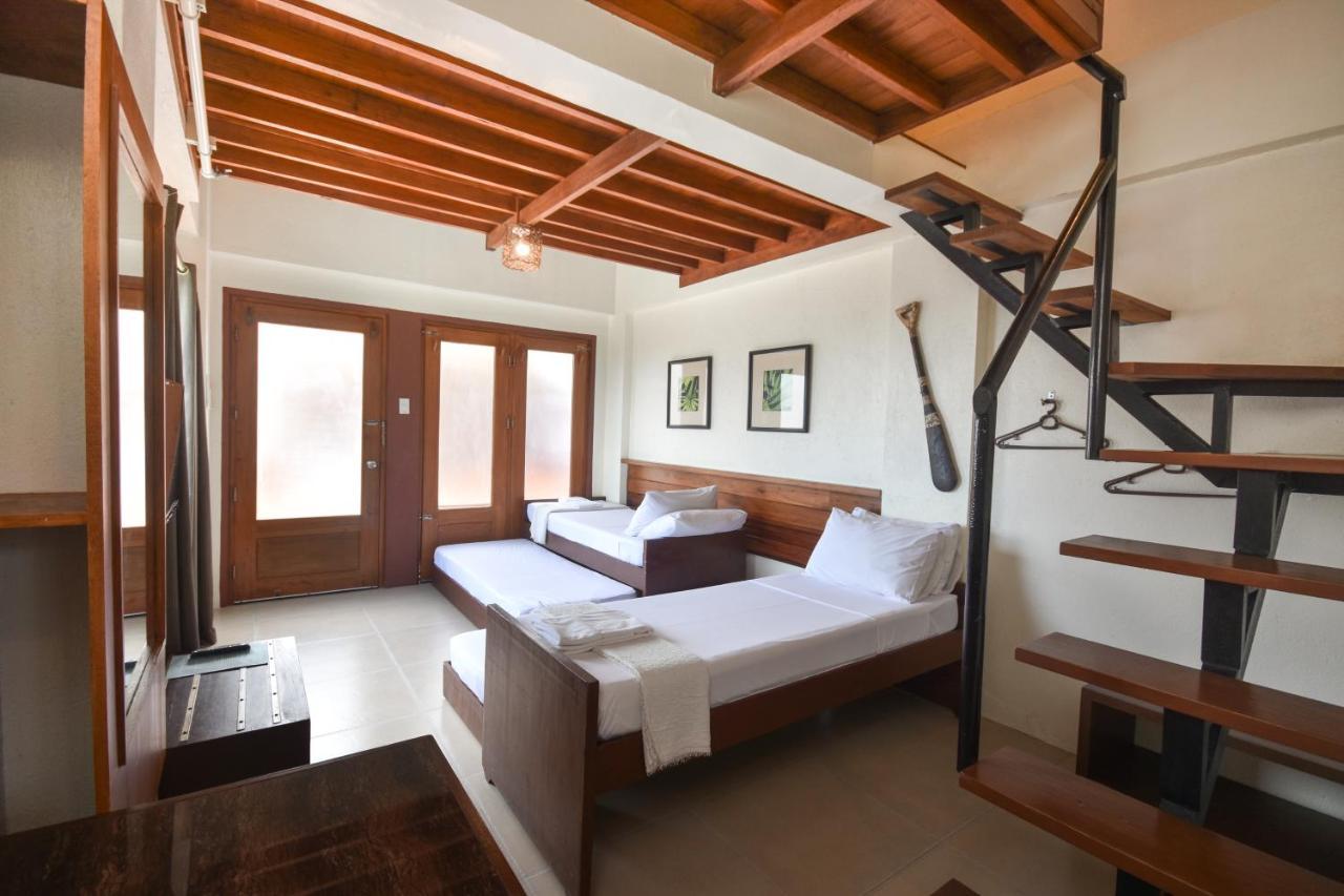 Hotel Agos Boracay + Beds 3*