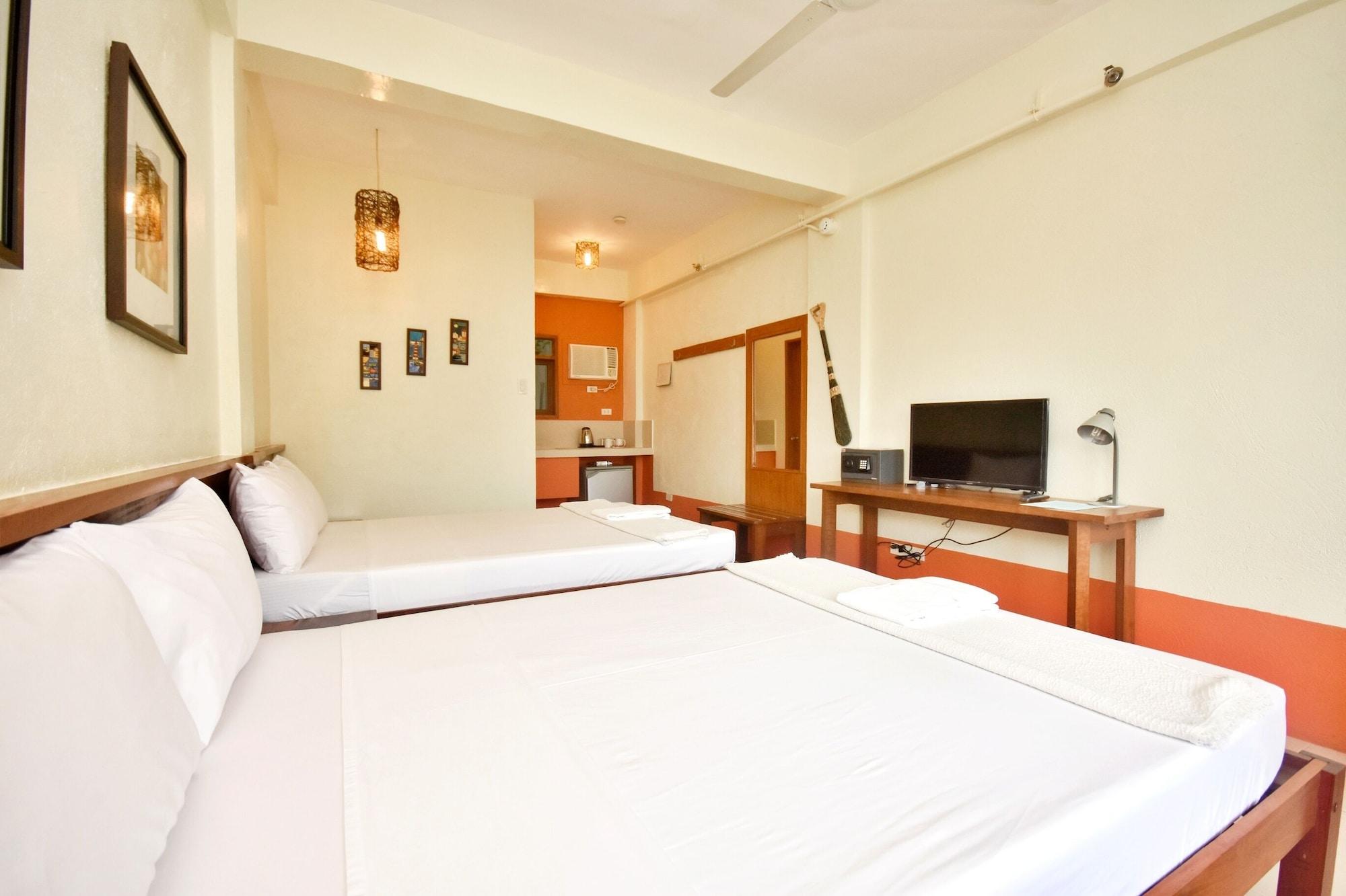Hotel Agos Boracay + Beds 3*
