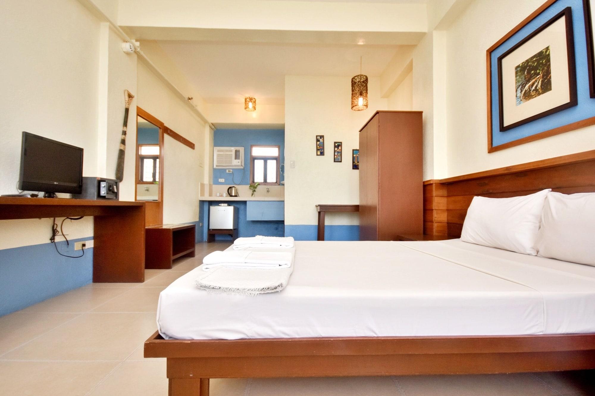 Agos Boracay + Beds Hotel 3*