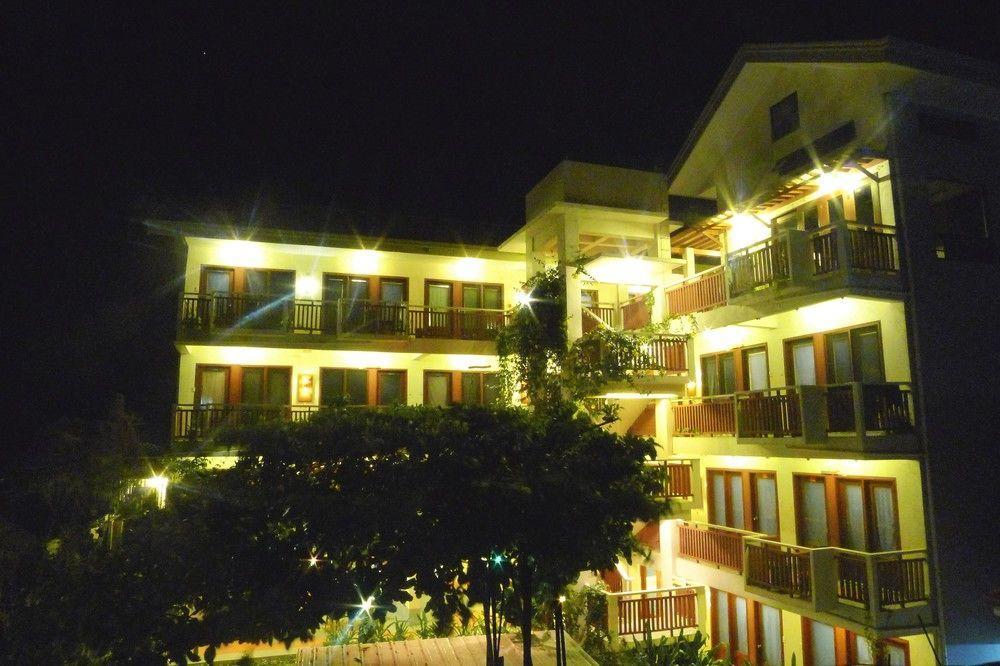 Agos Boracay + Beds Balabag (Boracay)