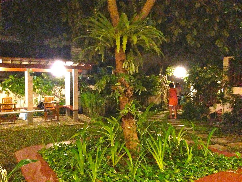 Hotel Agos Boracay + Beds 3*