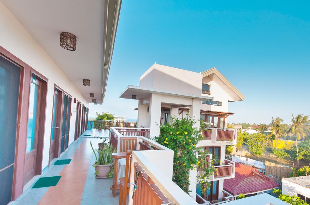 Agos Boracay + Beds Balabag (Boracay)